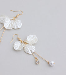 Chic Beauty Rhinestone And Pearl Flower Earrings