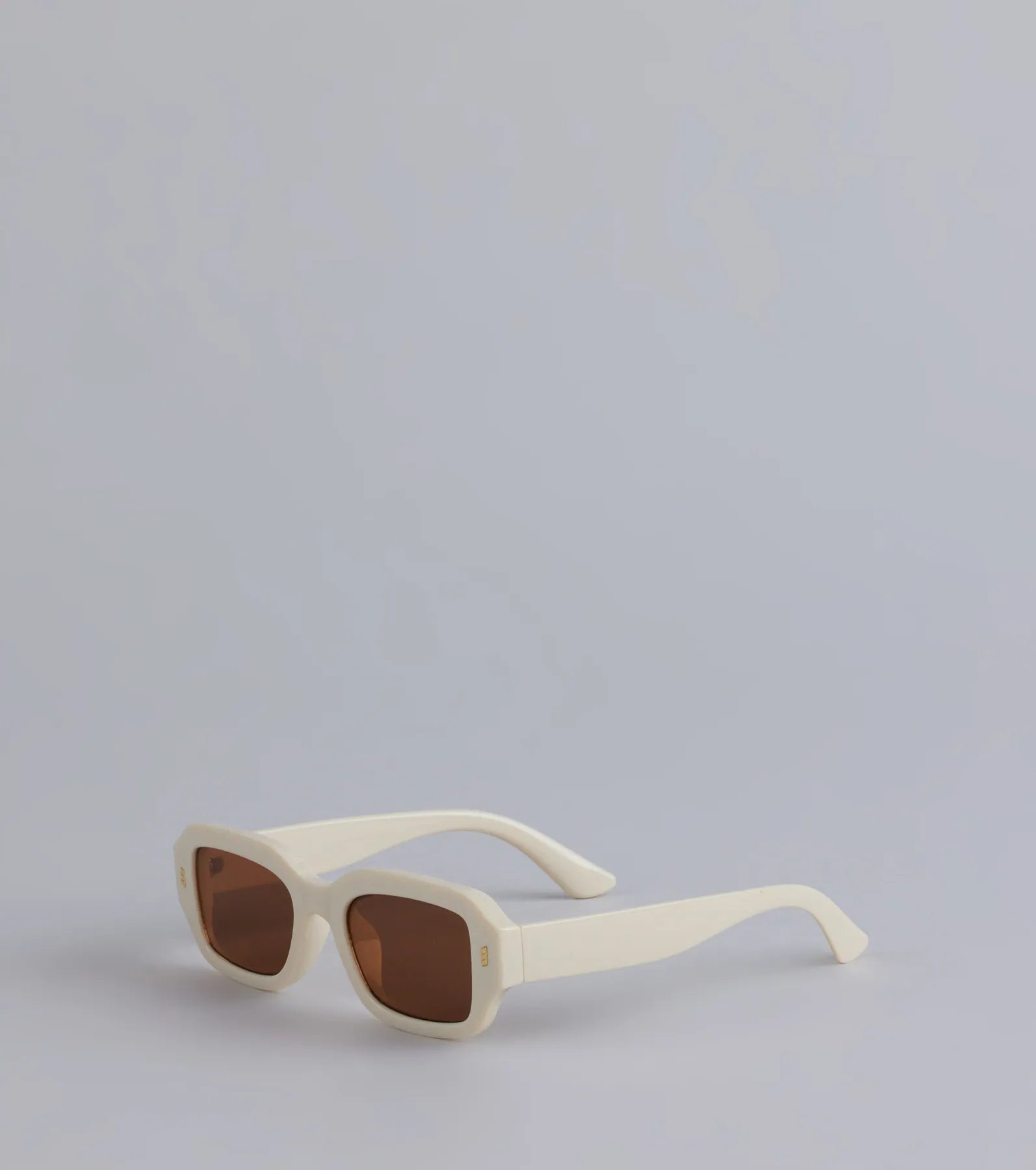Serve Looks Square Sunglasses