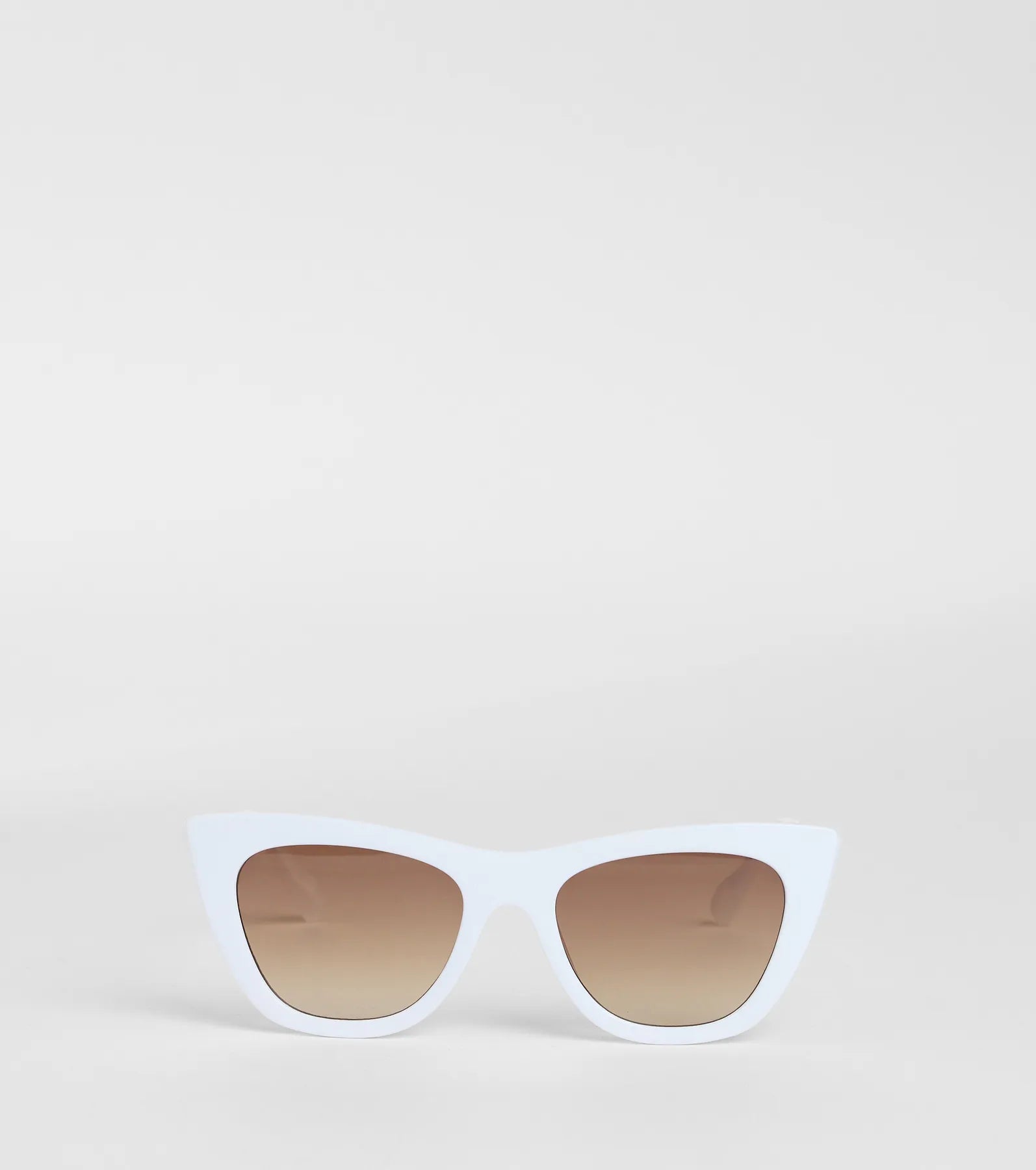 Cute Gaze Chain Trim Cat Eye Sunglasses