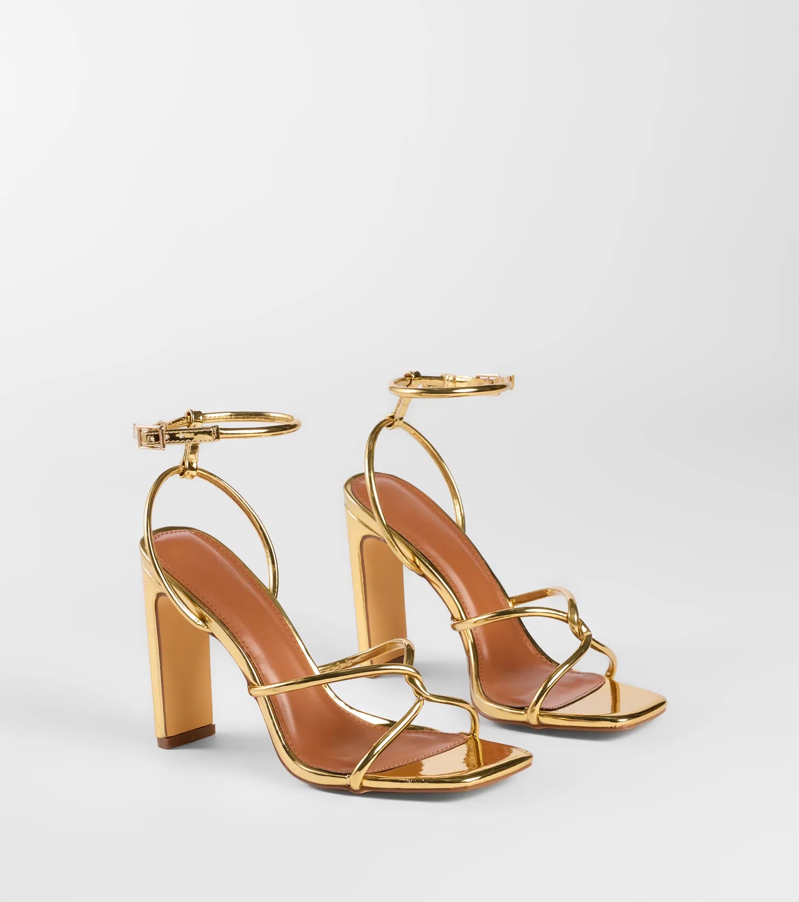 So Elegant Twist Strappy Block Heels