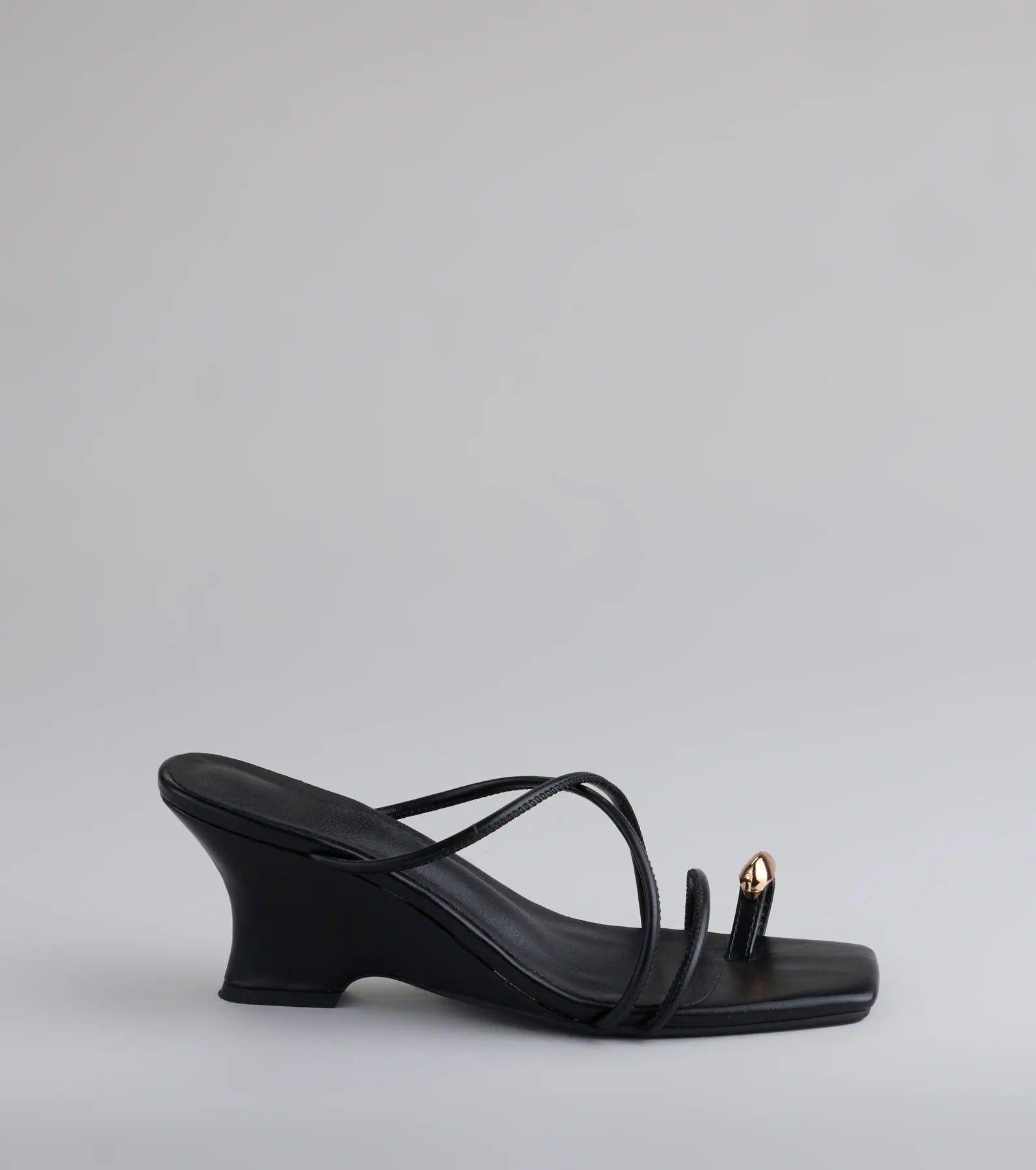 Refined And Classy Toe Ring Strappy Wedges