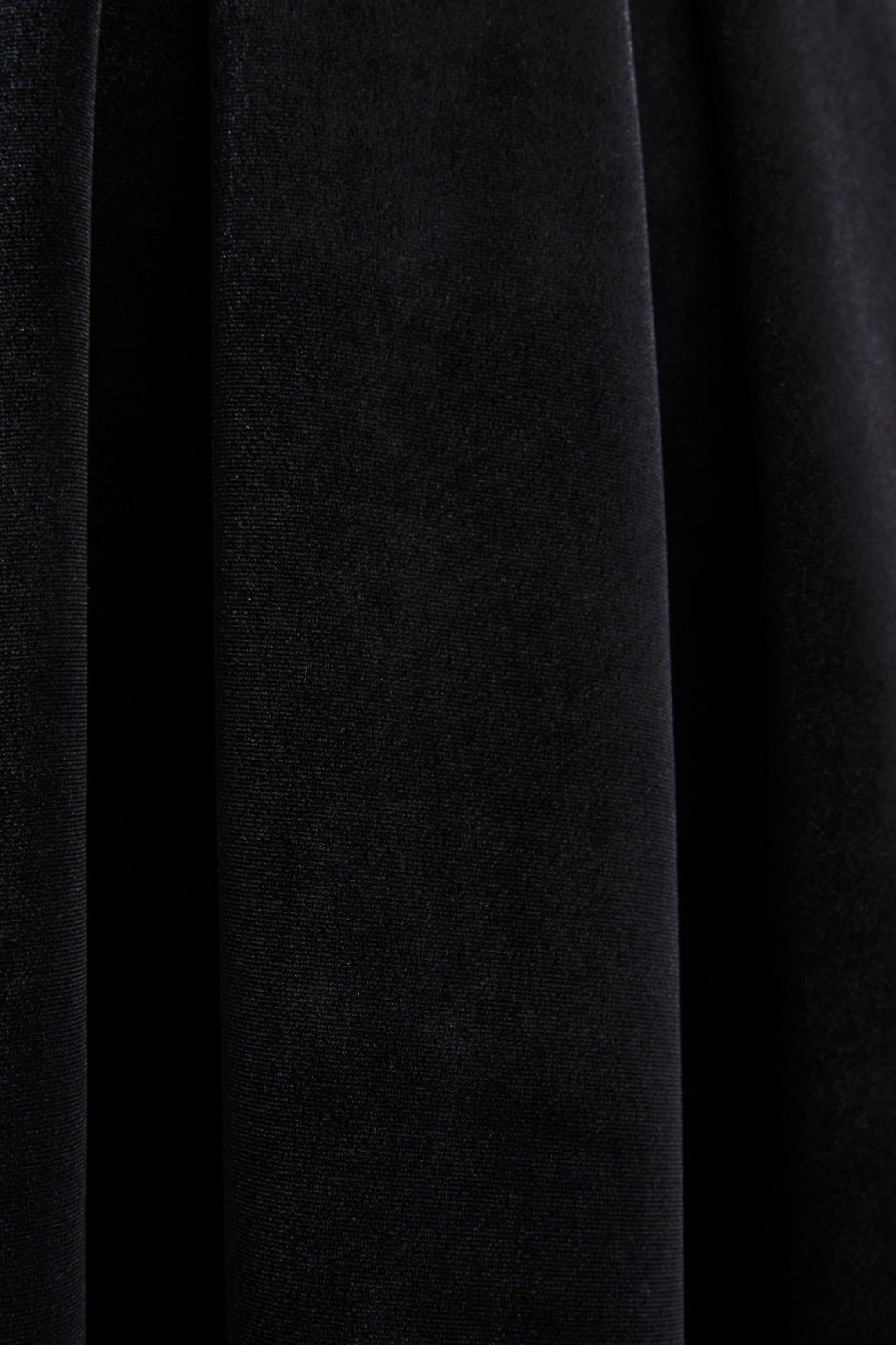 Seraphic | Black Velvet Puff-Sleeve Midi Dress